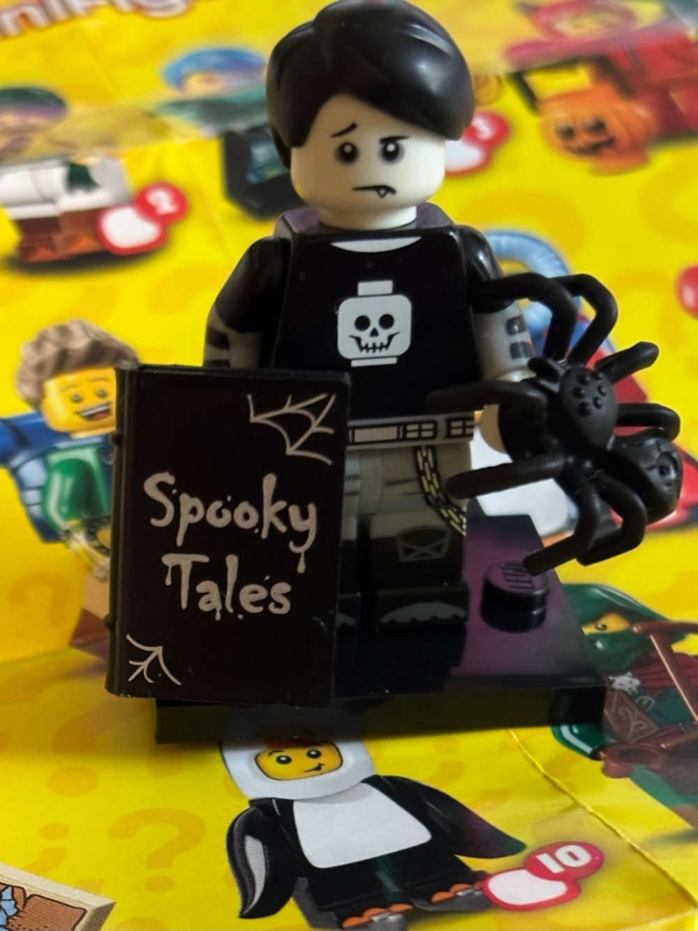 LEGO Series 16 "Spooky Boy" col16-5 With stand, accessories & pamphlet. LIKE NEW